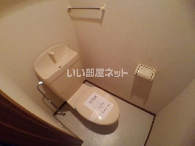 シック ヴィラ飯倉Bのトイレ写真