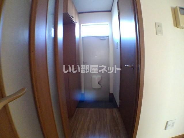 シック ヴィラ飯倉Bの玄関写真