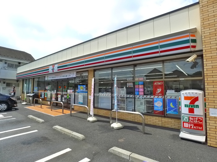 コンビニ　セブンイレブン（コンビニ）まで274m