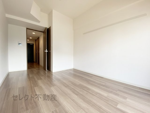 プレサンスジェネ千種内山IIの居間写真