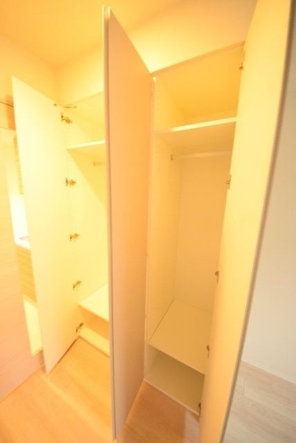 その他設備　洋室にある収納です