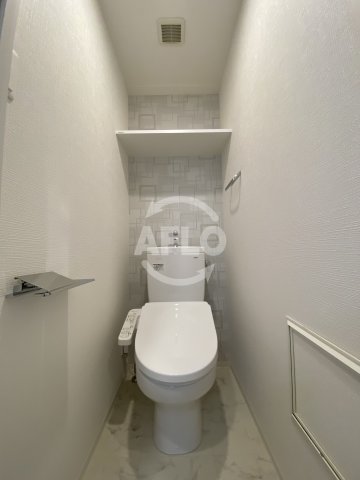 地下鉄千日前線 桜川駅 徒歩10分 15階建 築4年のトイレ写真