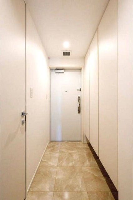 玄関　玄関収納あります