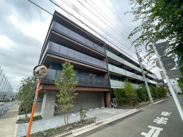 建物外観　オートロック付き
