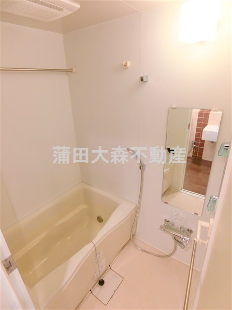 バス・シャワールーム　浴室乾燥機+追焚付きのお風呂！バスルーム