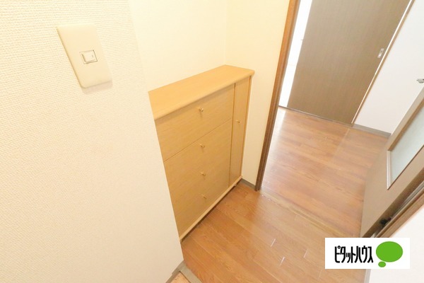 カサデナカノの玄関写真