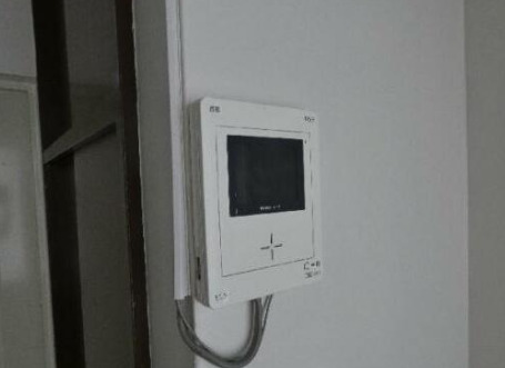 セキュリティ　モニター付きインターホンで急な来客も安心です。