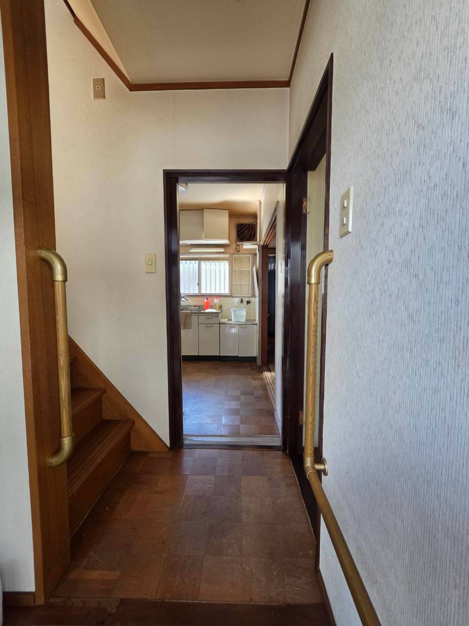 舞子台1丁目貸戸建の玄関写真