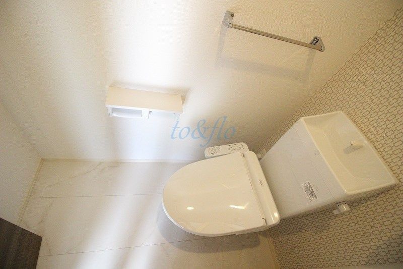 ＪＲ南武線 武蔵中原駅 徒歩16分 3階建 築6年のトイレ写真