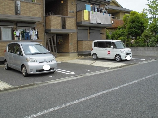 駐車場　駐車場