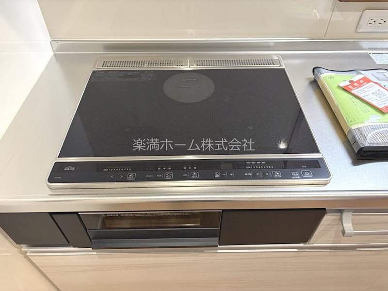 その他　3口IHクッキングヒーター♪