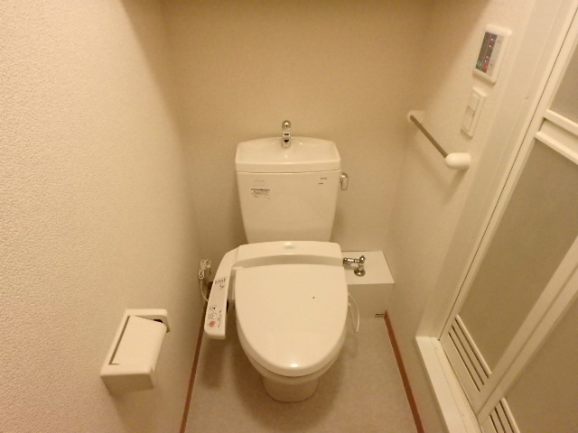 レオパレスサンガーデン高幡のトイレ写真