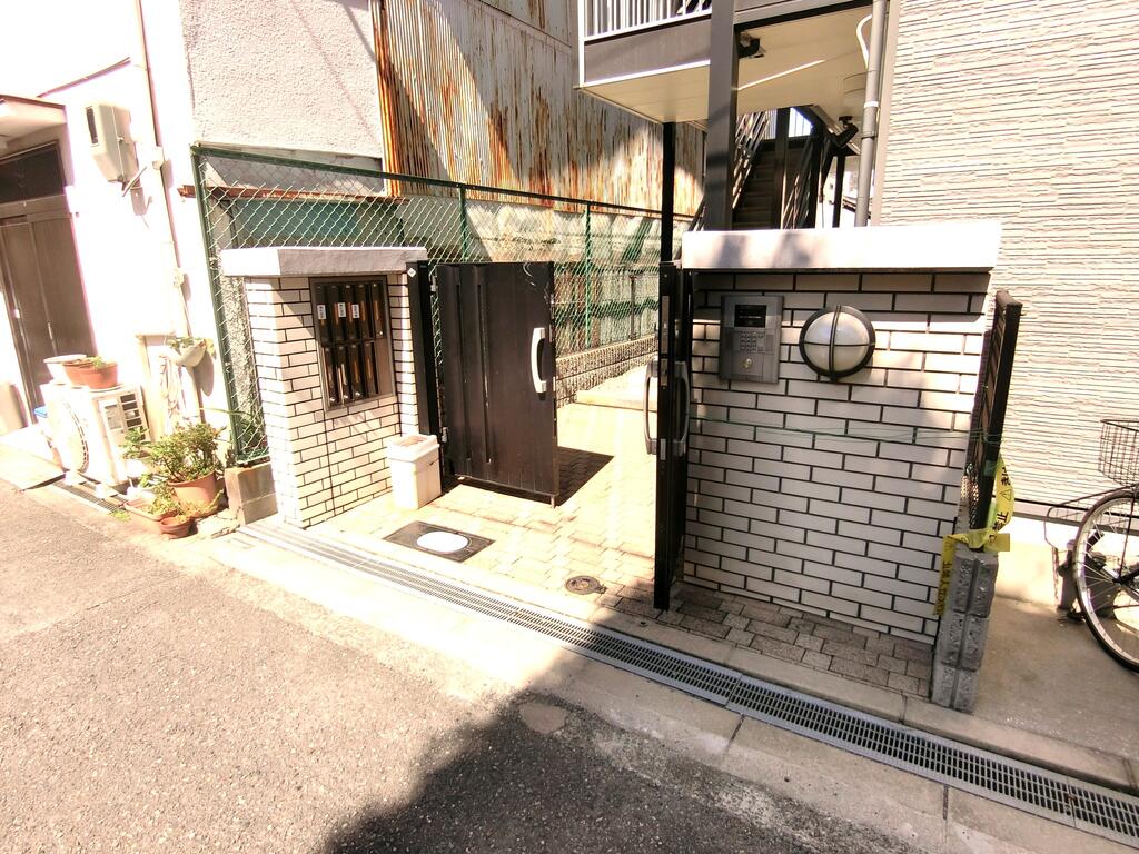 セキュリティ　安心のＴＶモニター付オートロックゲートを完備です☆