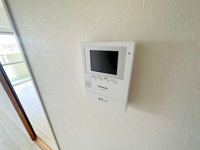 セキュリティ　TVモニターホンで来客が誰か確認してから開けて下さいね
