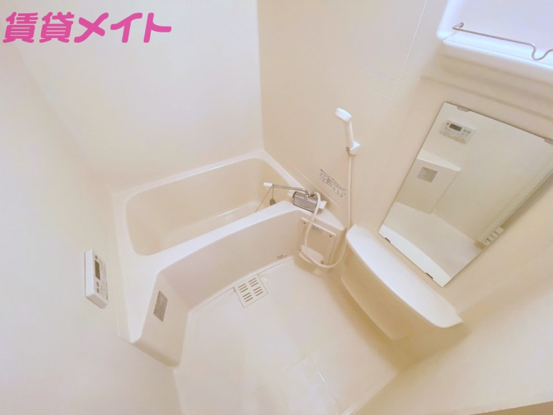 バス・シャワールーム　別部屋反転画像参考