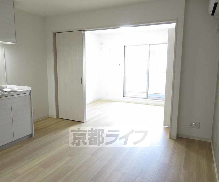 クリエオーレ春日元町の居間写真