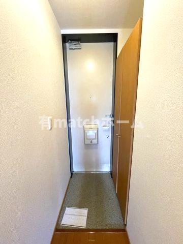 玄関　イメージとして同建物他部屋を表示しています。