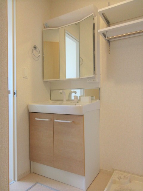 洗面設備　写真は別の部屋のものです。