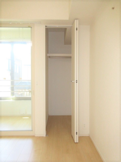 収納　写真は別の部屋のものです。