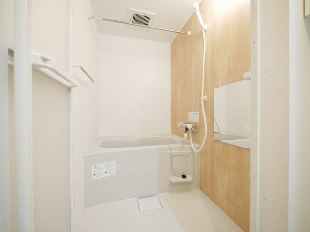 バス・シャワールーム　同物件、別室のお部屋です