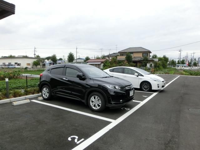 駐車場　敷地内駐車場