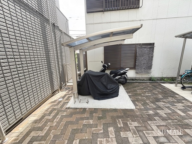 その他共有部分　バイク置き場です。