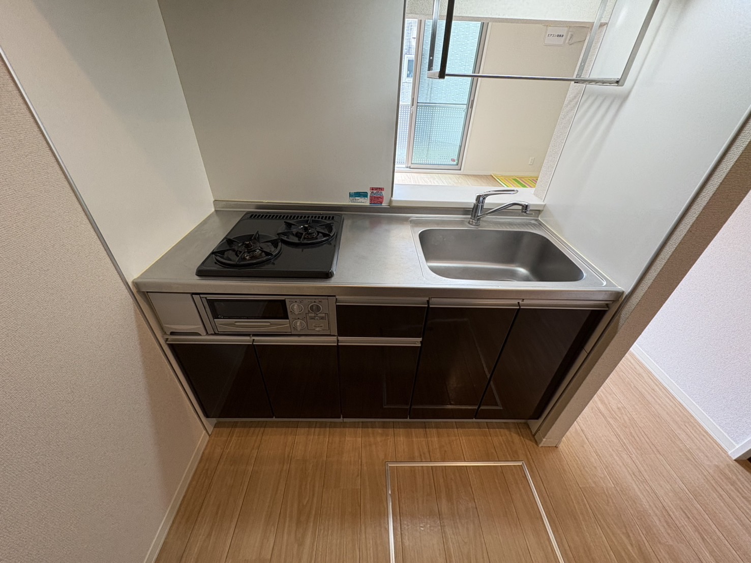 キッチン　システムキッチン２口コンログリル付き