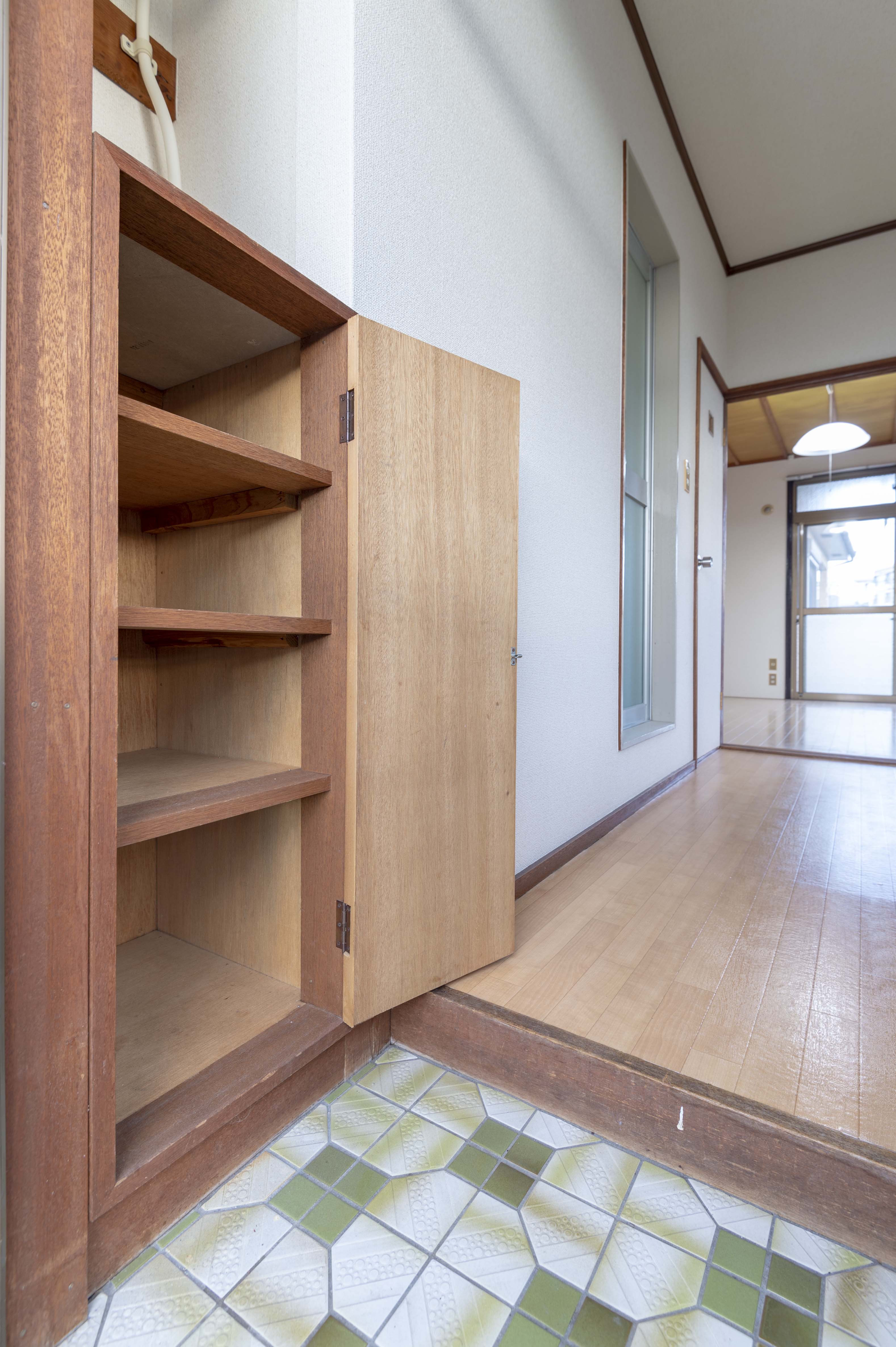 玄関　シューズボックスを備えていますよ♪