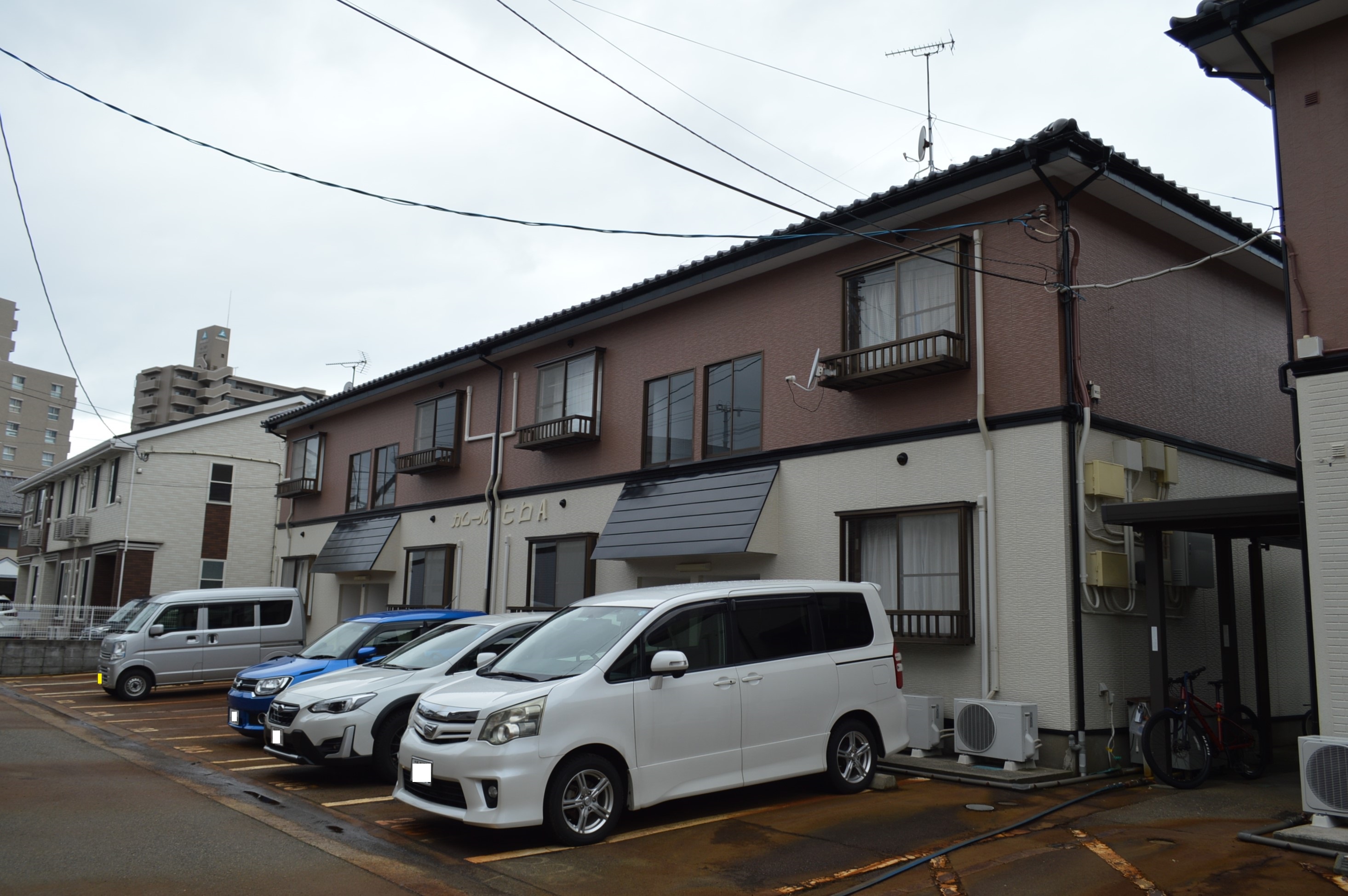 カムールヒロAの建物外観