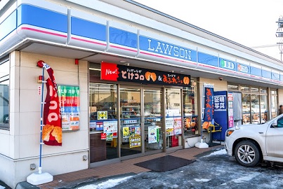 コンビニ　ローソン札幌北郷2条二丁目店（コンビニ）まで151m