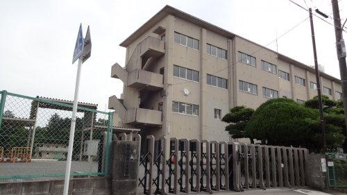 中学校　岡崎市立美川中学校（中学校）まで754m