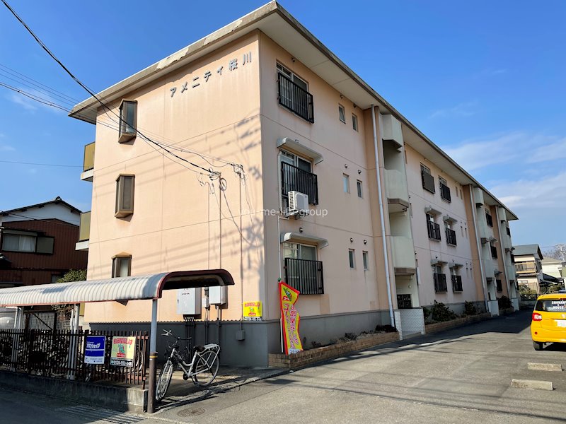 平塚市山下のマンションの建物外観