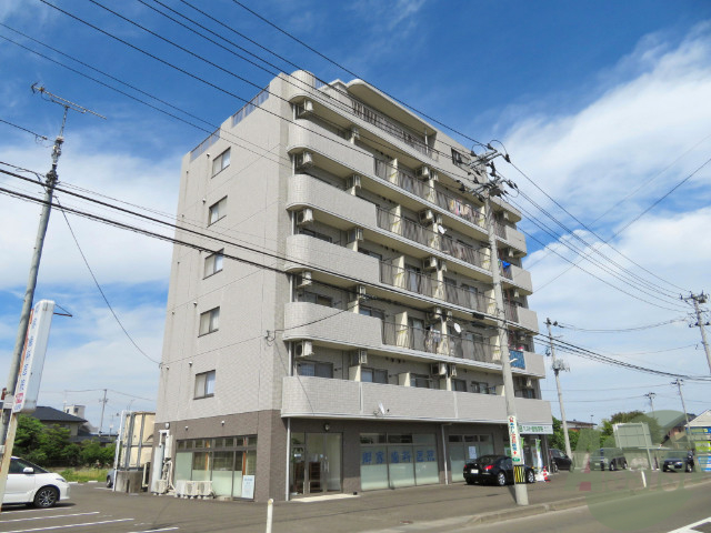 仙台市青葉区愛子中央のマンションの建物外観