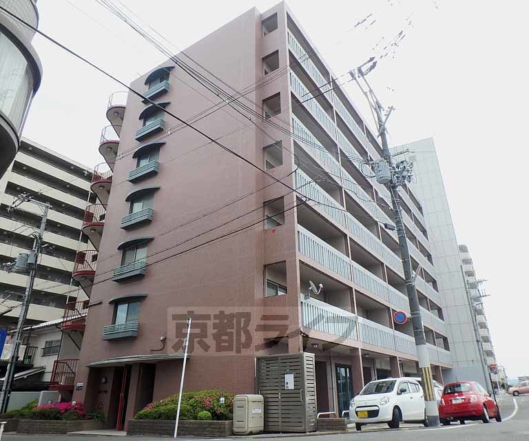 京都市南区吉祥院九条町のマンションの建物外観