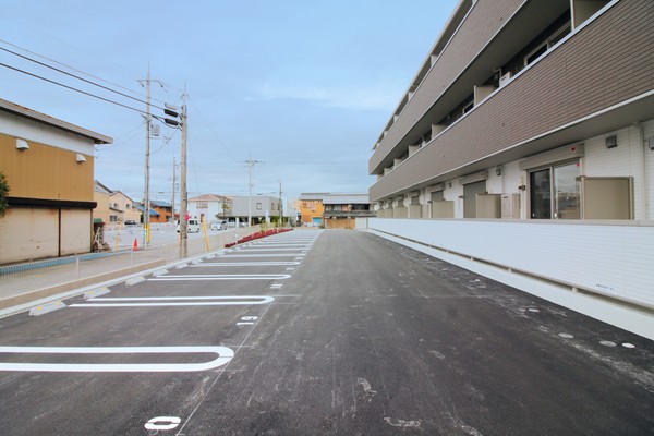 【長浜市分木町のアパートの駐車場】