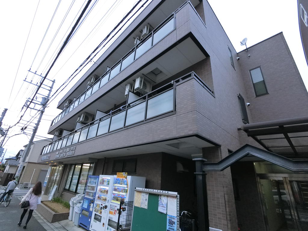 川崎市中原区井田中ノ町のマンションの建物外観