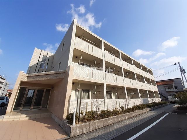 松山市朝生田町のマンションの建物外観