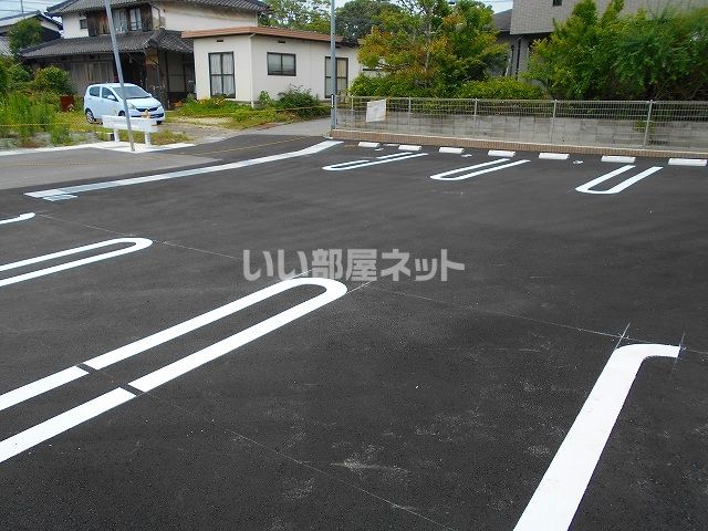 【姫路市香寺町広瀬のアパートの駐車場】