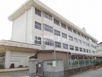 【姫路市香寺町広瀬のアパートの中学校】