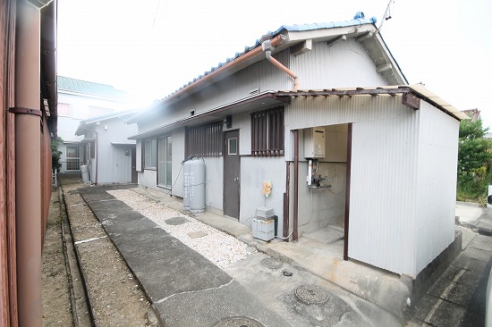 関田町借家101号室の建物外観