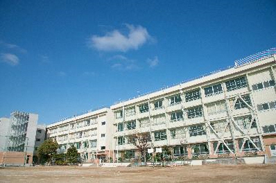 【豊中市浜のマンションの小学校】