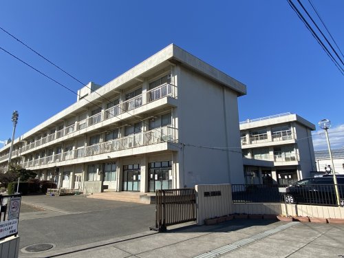 【下九沢の小学校】