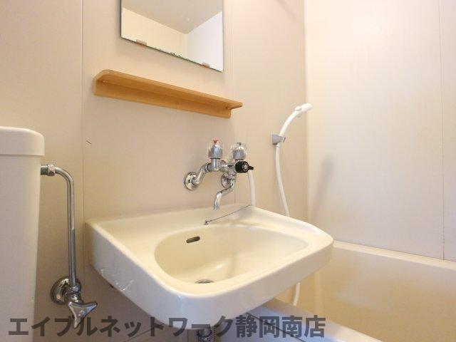 【静岡市駿河区小鹿のマンションの洗面設備】