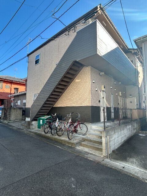 相模原市南区北里のアパートの建物外観