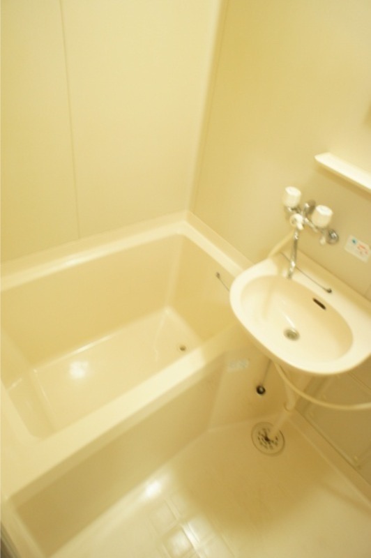 バス・シャワールーム　図面と現状に相違がある場合には現状を優先