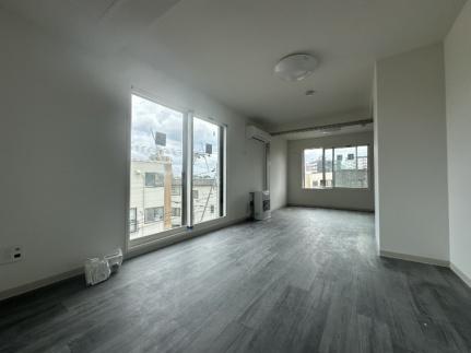 居室・リビング　こちらの居間で趣味の時間をお楽しみください