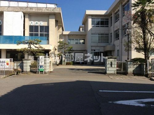 中学校　福井市立進明中学校（中学校）まで261m