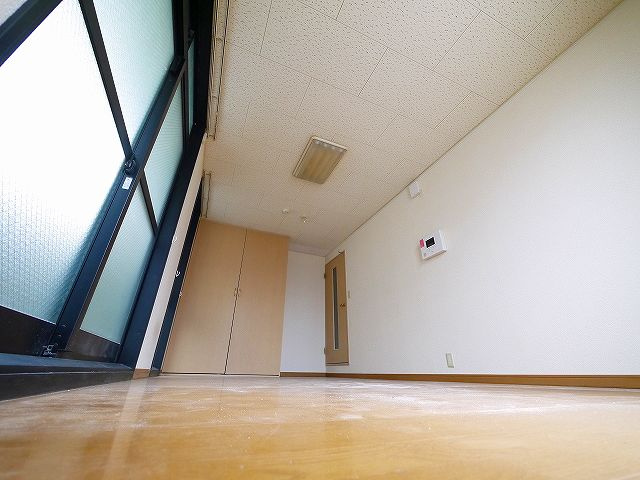 居室・リビング　明るい洋室です。