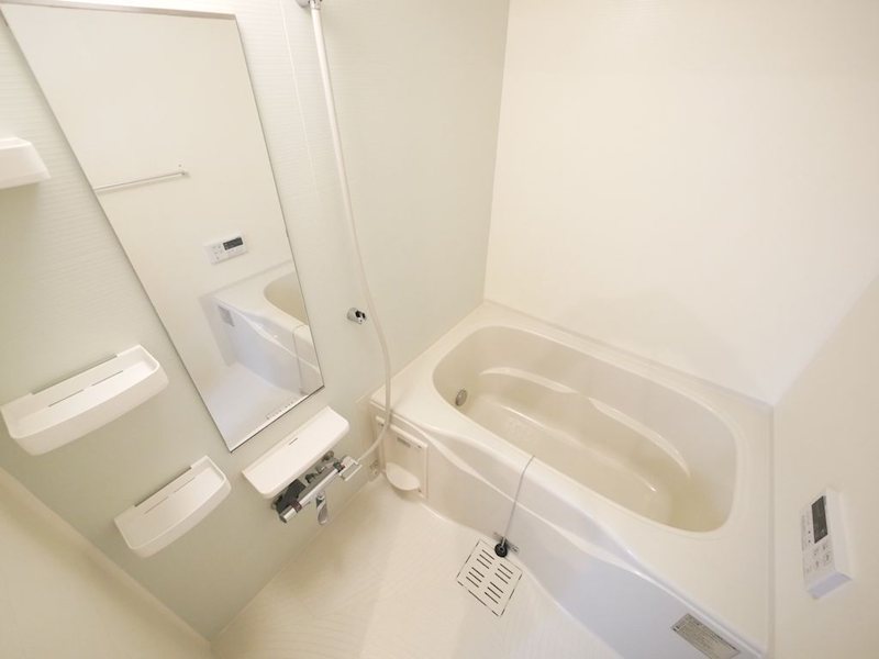 バス・シャワールーム　シャワー・追い焚き給湯