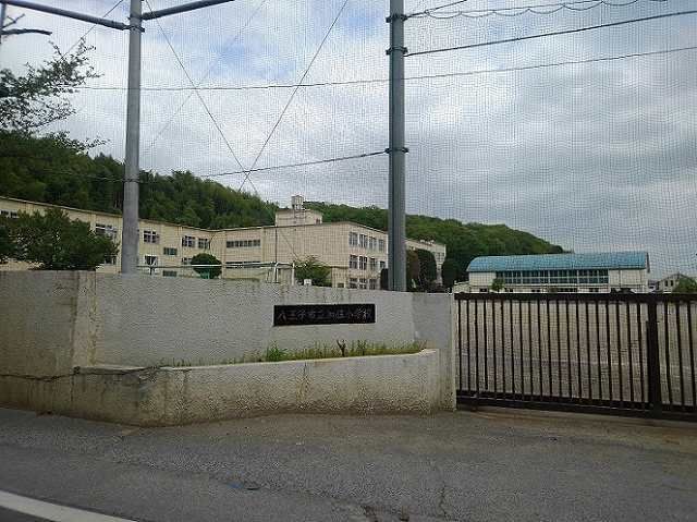 小学校　加住小学校（小学校）まで350m